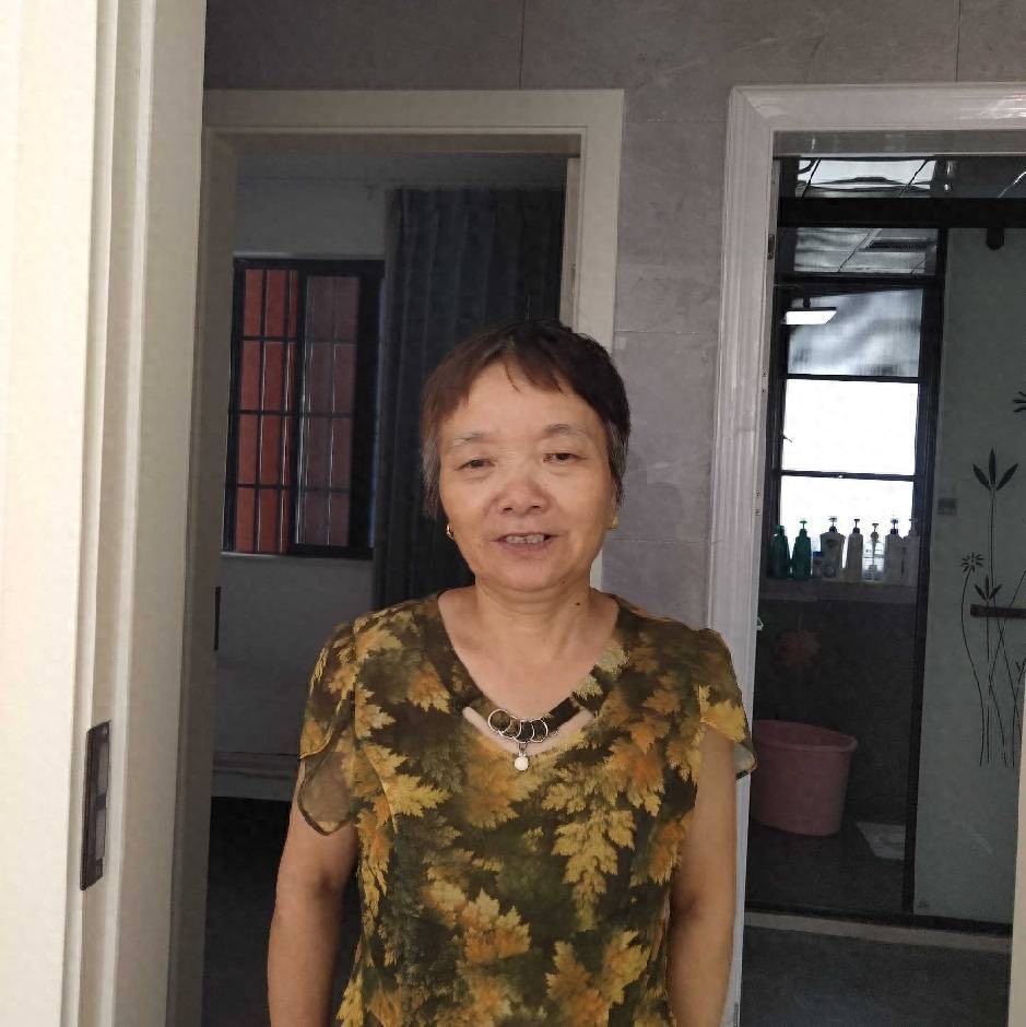 走失者照片 抚州市寻人：六旬老太走失，穿白色p...