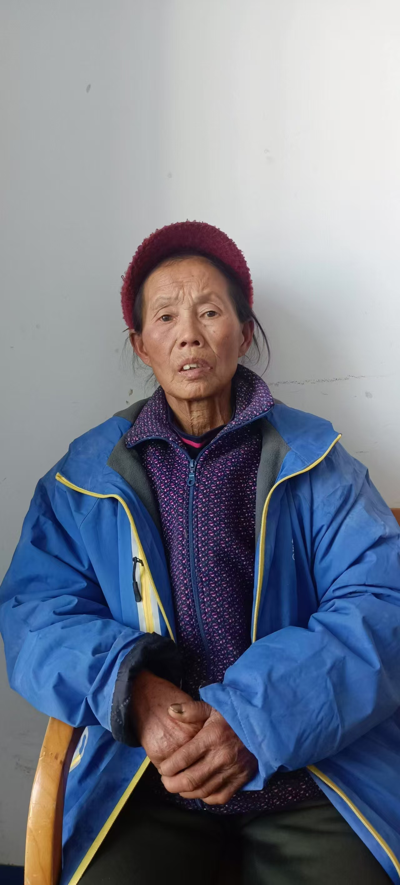 走失者照片 湘西州吉首市寻人：七旬老太走失，背...