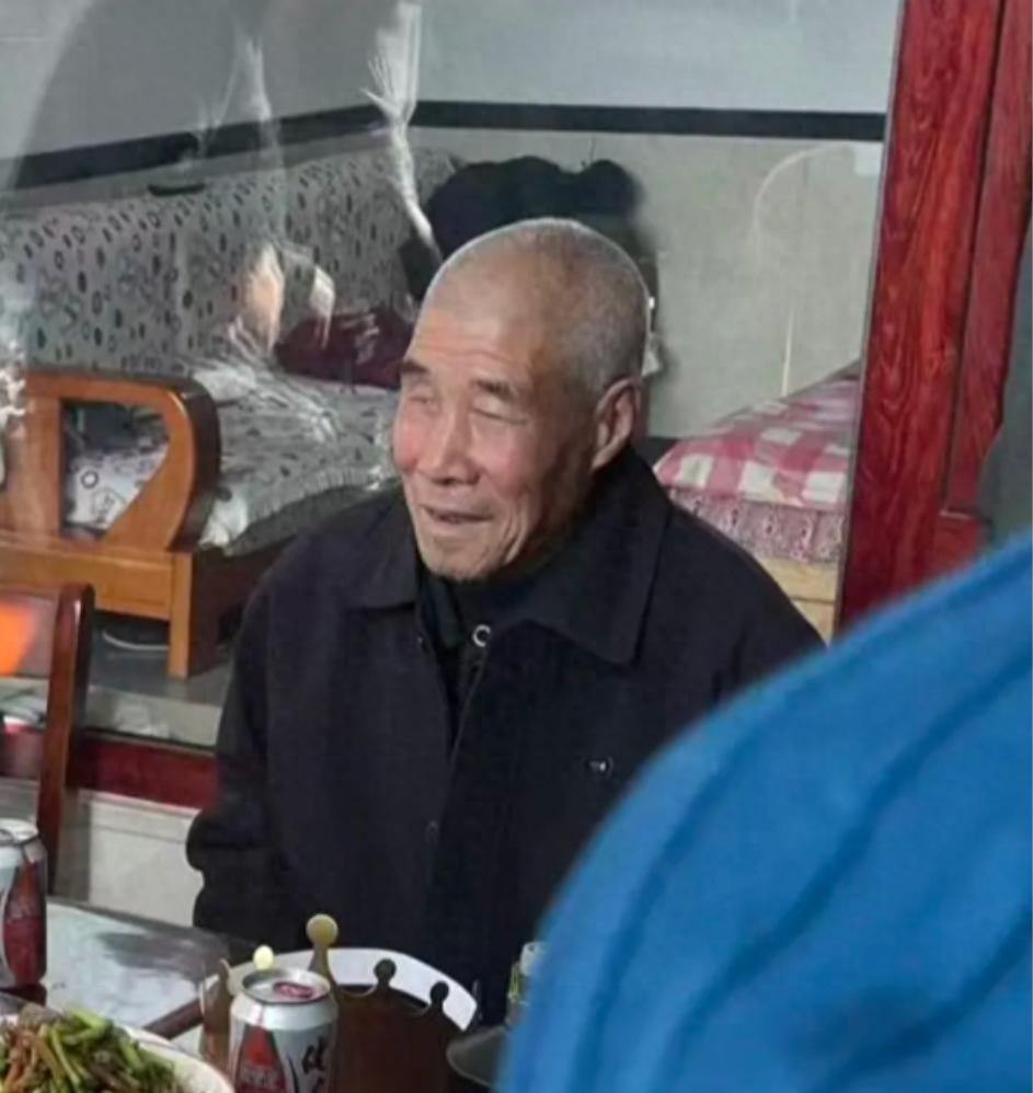走失者照片 保定市寻人：八旬老人走失，穿军绿色...