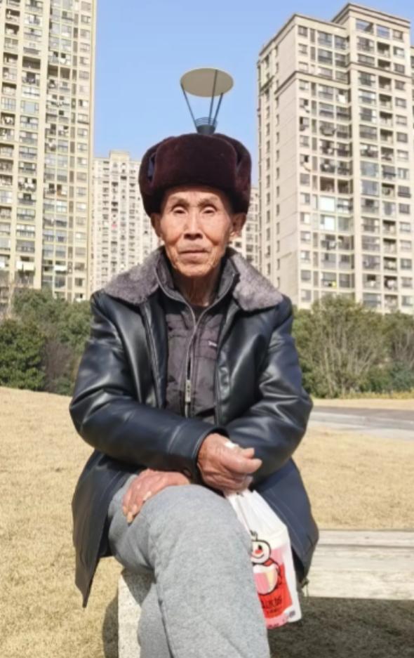 走失者照片 宣城市寻人：八旬老人走失，穿黑色棉...