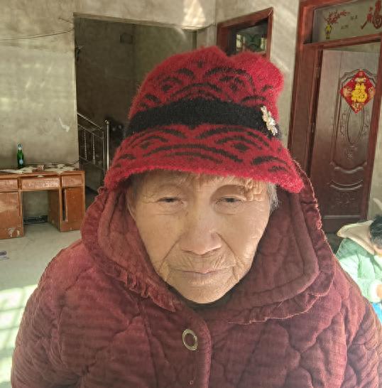 走失者照片 商丘市寻人：七旬老太走失，驼背，患...