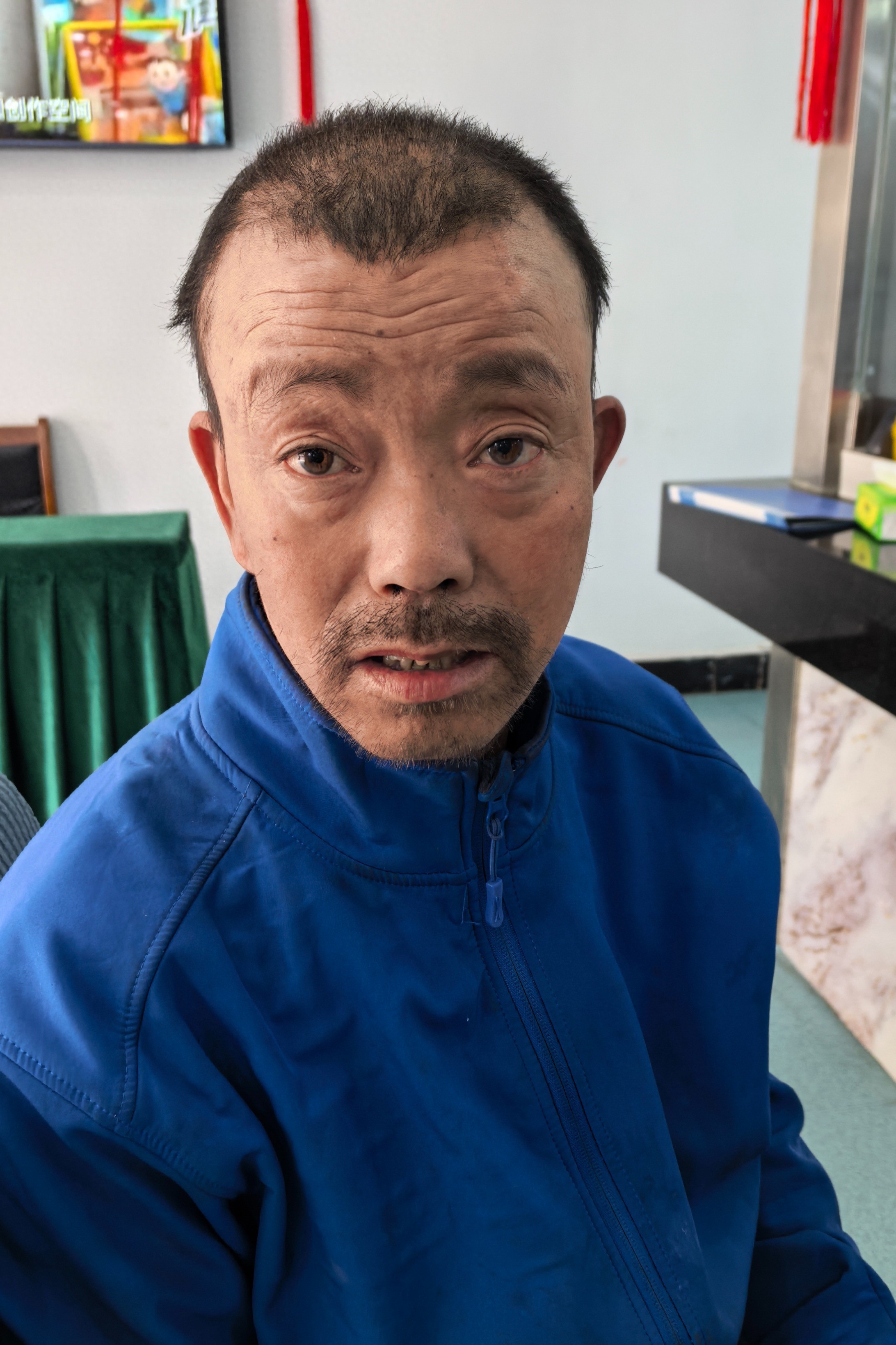 走失者照片 成都市寻亲：中年男子被救助，自述叫...
