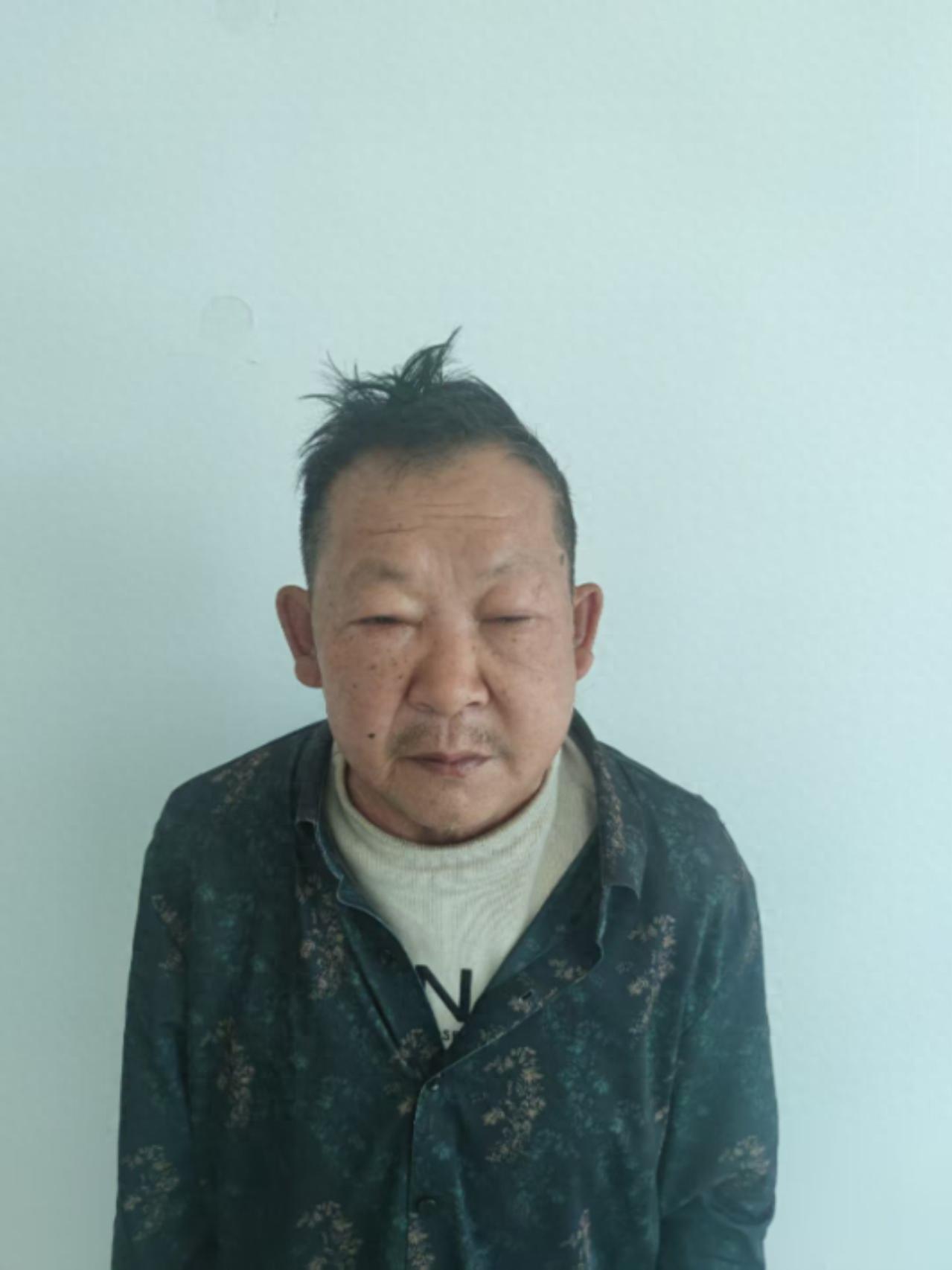 走失者照片 乌鲁木齐市寻亲：六旬老人被救助，穿...