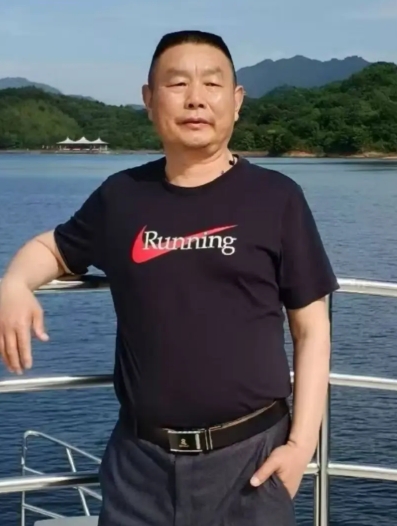 走失者照片 淮安市寻人：六旬老人走失，穿白色上...