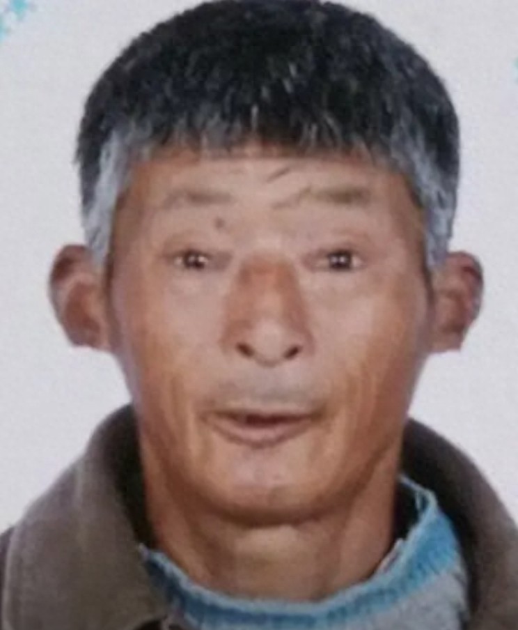 走失者照片 淮安市寻人：七旬老人走失，穿灰白色...
