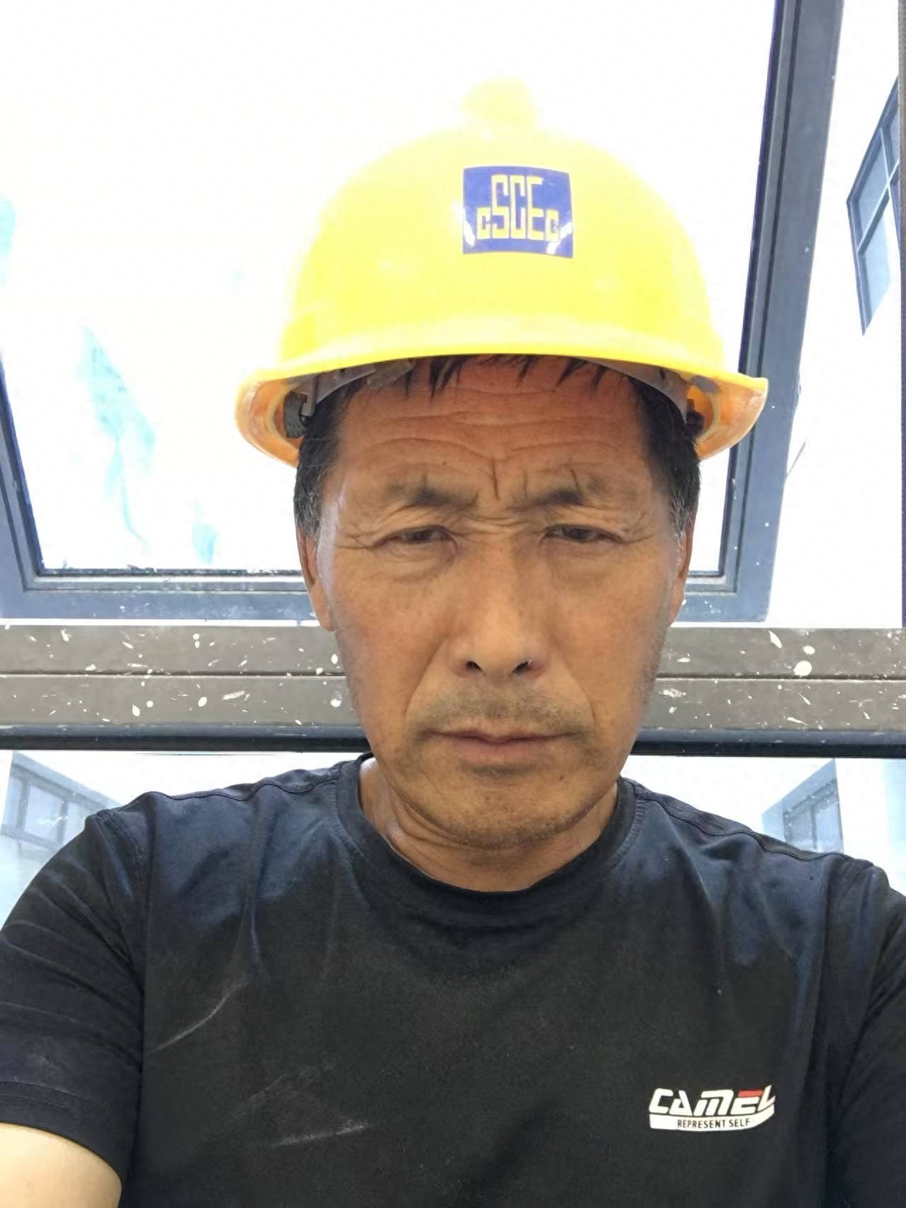 走失者照片 营口市寻人：六旬老人走失，穿黑色棉...
