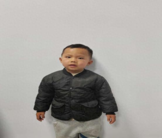 走失者照片 重庆市寻亲：3岁男孩被救助，发现时...
