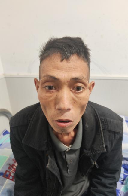 走失者照片 重庆市寻亲：五旬男子被救助，穿黑色...