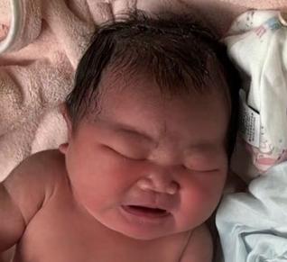走失者照片 桂林市寻亲：初生女婴被救助，身体多...