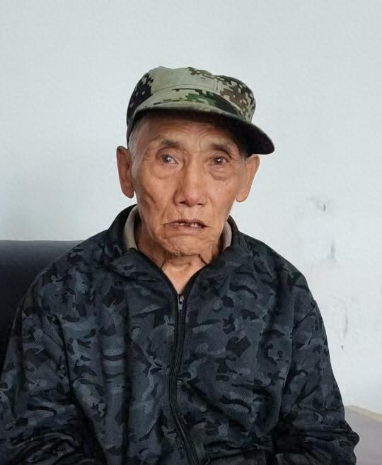 走失者照片 陇南市寻亲：七旬老人被救助，戴迷彩...
