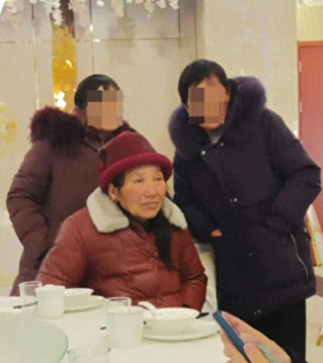 走失者照片 赤峰市寻人：六旬老太走失，患小脑萎...