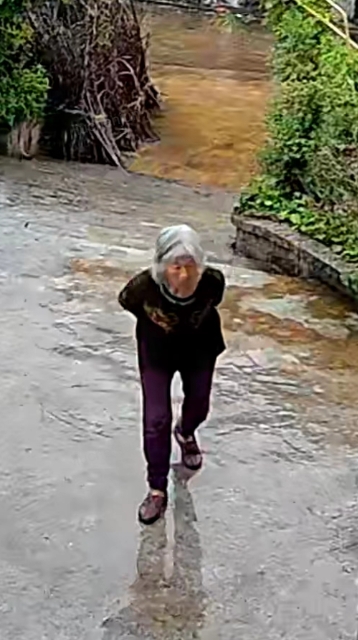 走失者照片 重庆市寻人：七旬老太走失，穿黑色衣...