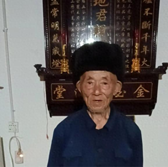 走失者照片 黔东南州凯里市寻人：八旬老人走失，...