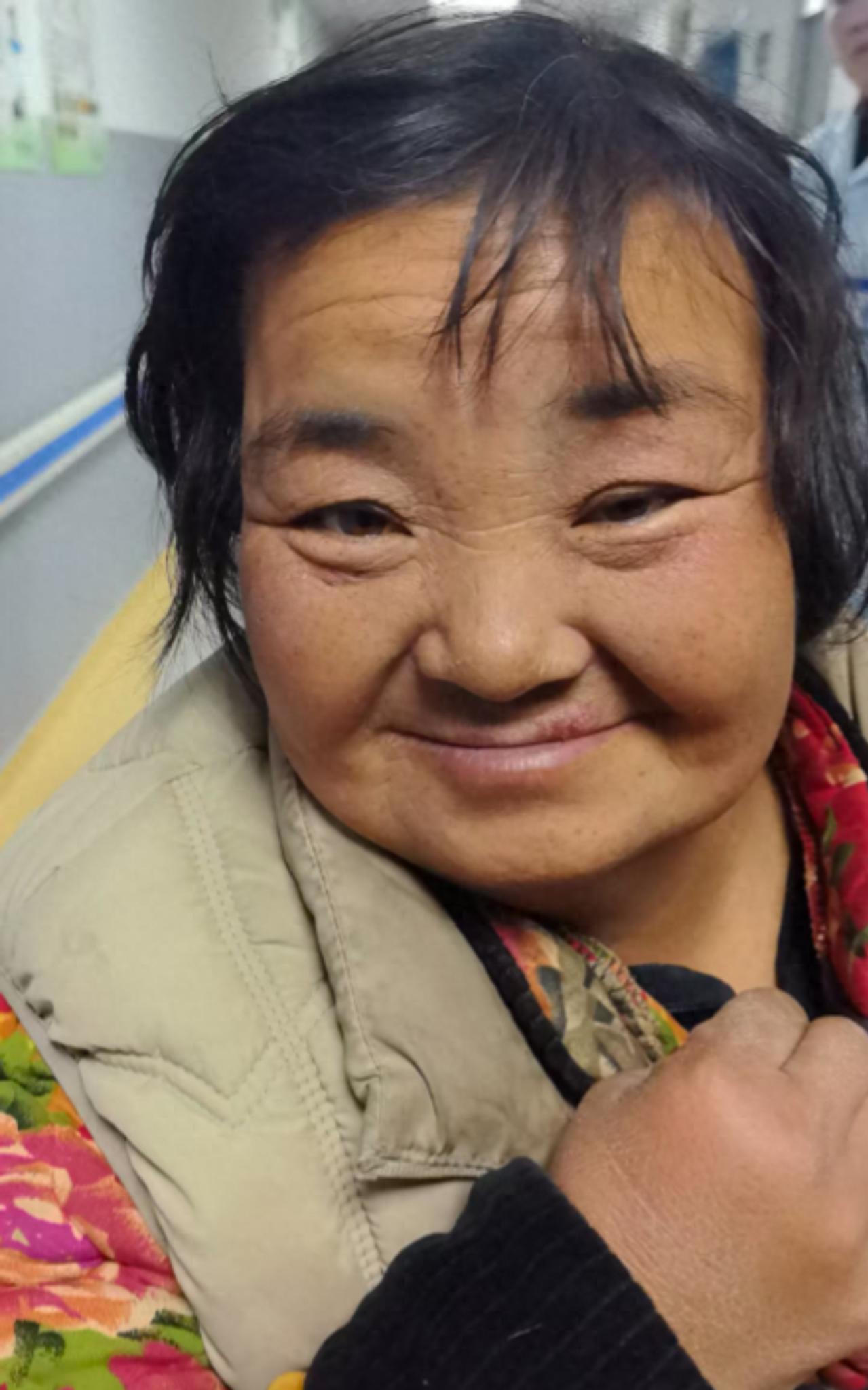 走失者照片 邢台市寻亲：五旬女子被救助，穿白色...