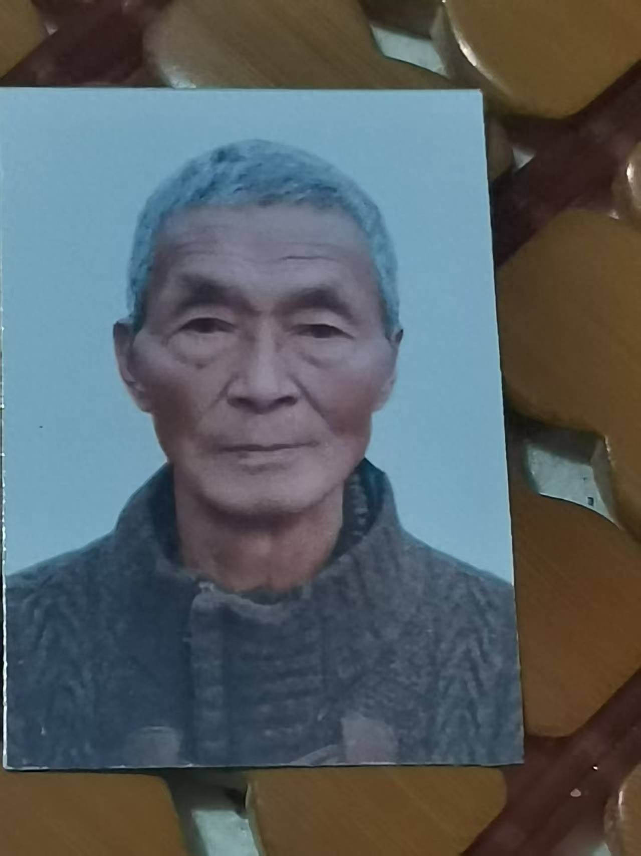 走失者照片 眉山市寻人：八旬老人走失，患小脑萎...