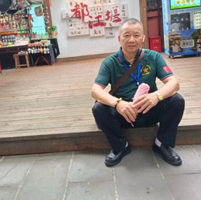 走失者照片 成都市寻人：六旬老人走失，穿浅色上...