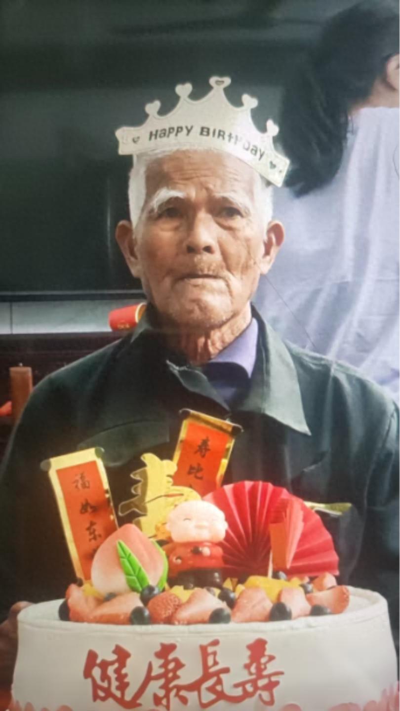 走失者照片 贵港市寻人：七旬老人走失，穿浅蓝色...