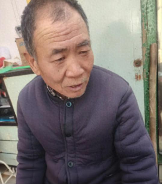 走失者照片 长治市寻人：六旬老人走失，穿灰色运...