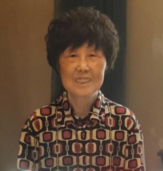 走失者照片 天津市寻人：八旬老太走失，穿红棕相...