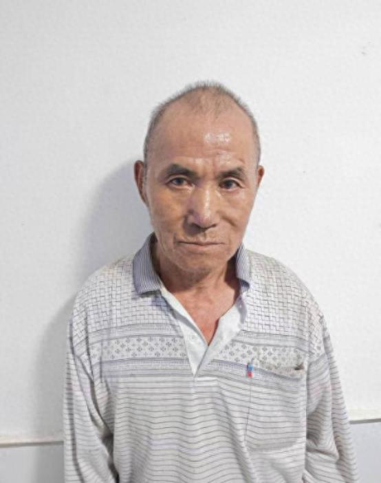 走失者照片 安康市寻亲：六旬老人被救助，穿白色...
