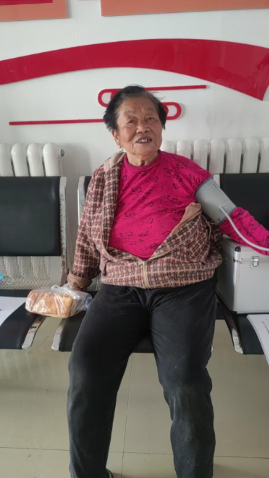 走失者照片 潍坊市寻亲：八旬老太被救助，自述叫...