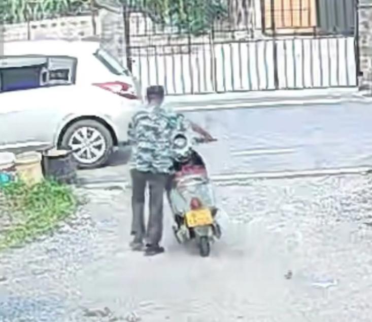 走失者照片 玉林市寻人：七旬老人走失，穿迷彩服...
