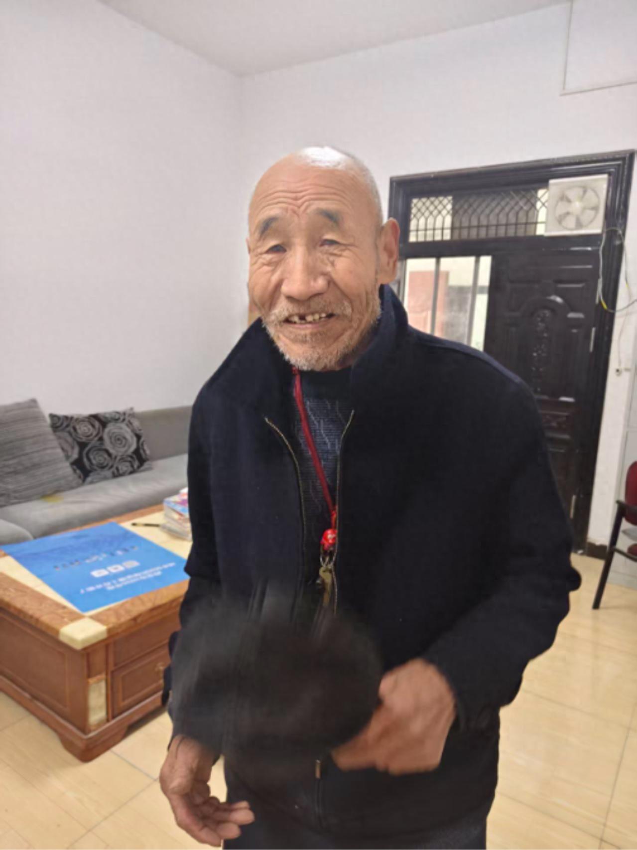 走失者照片 咸阳市寻人：八旬老人走失，患小脑萎...