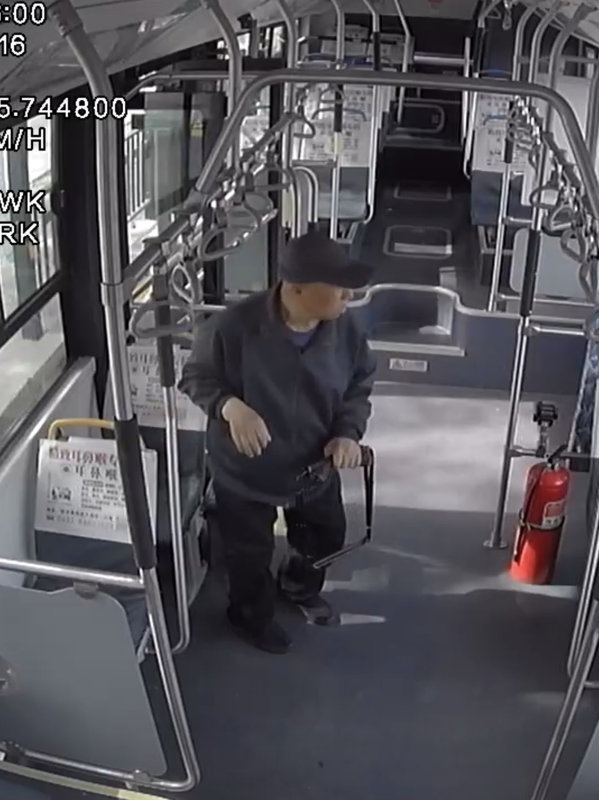走失者照片 哈尔滨市寻人：七旬老人走失，穿黑色...