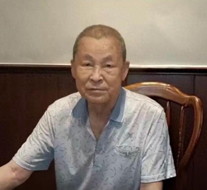 走失者照片 德阳市广汉市寻人：八旬老人走失，穿...