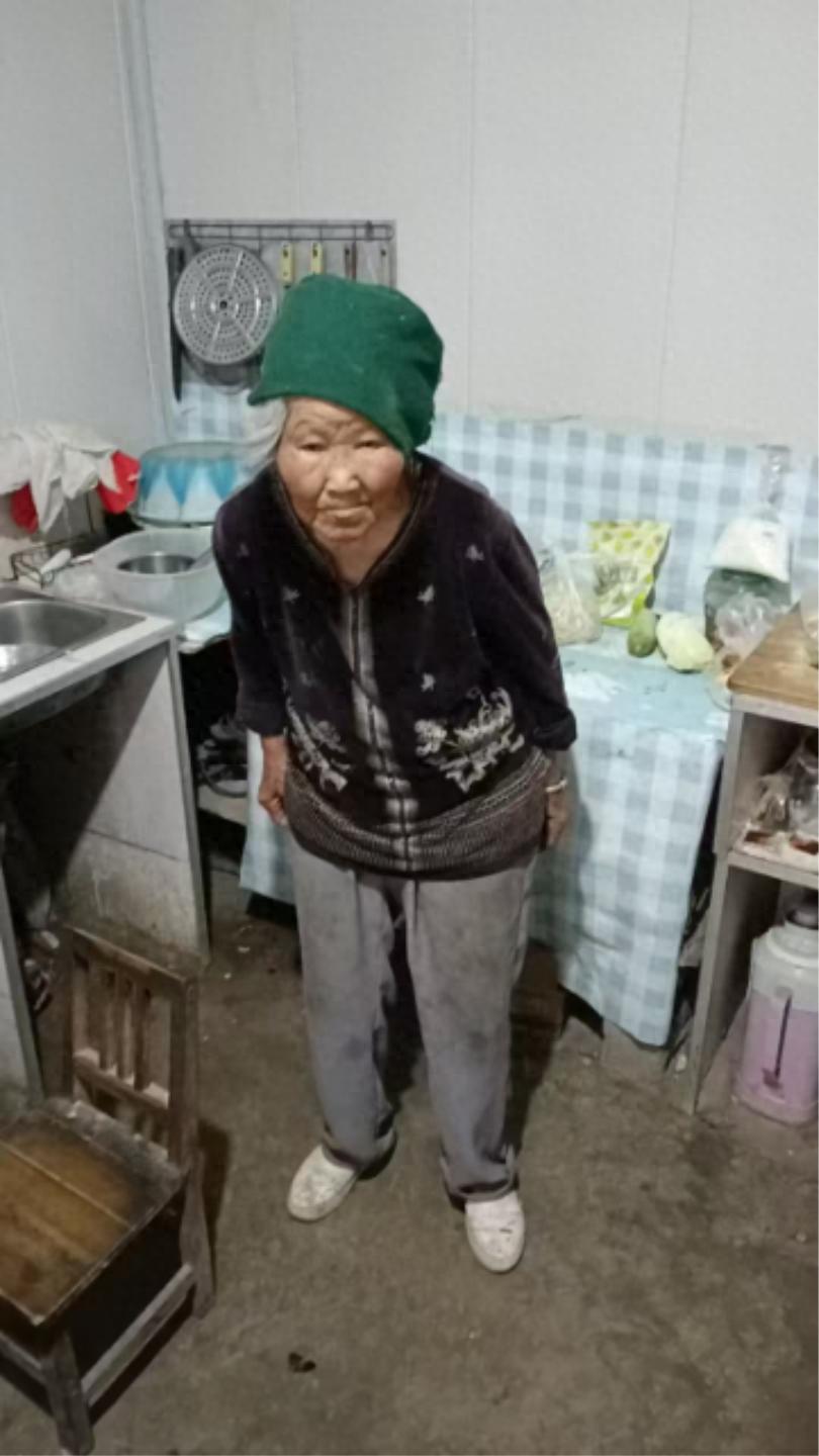 走失者照片 徐州市邳州市寻人：八旬老太走失，穿...