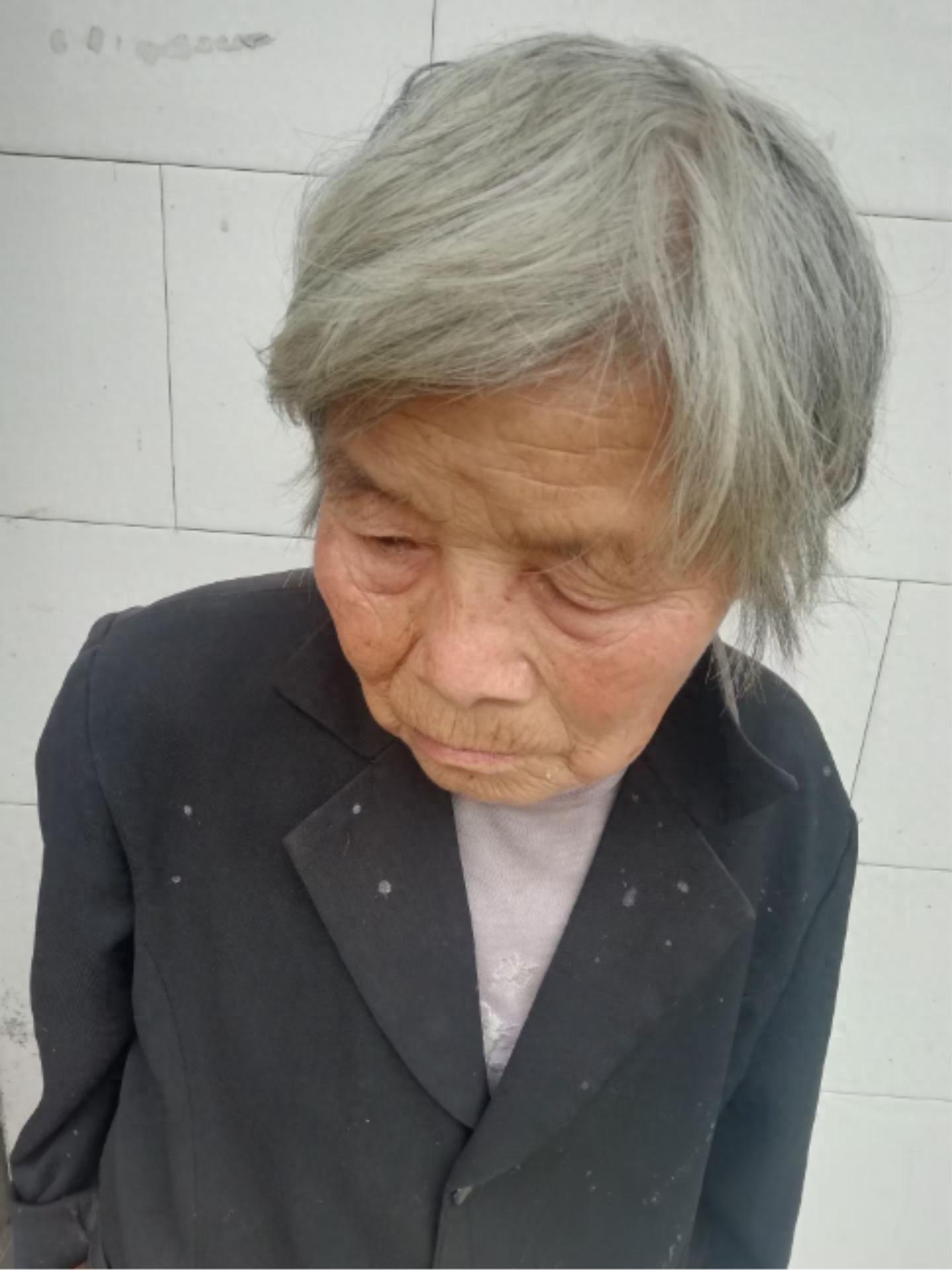 走失者照片 宜宾市寻人：八旬老太走失，患阿尔茨...