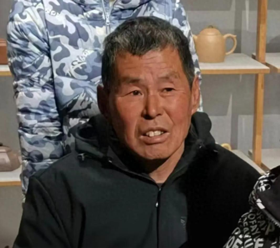 走失者照片 滨州市寻人：六旬老人走失，穿白色短...