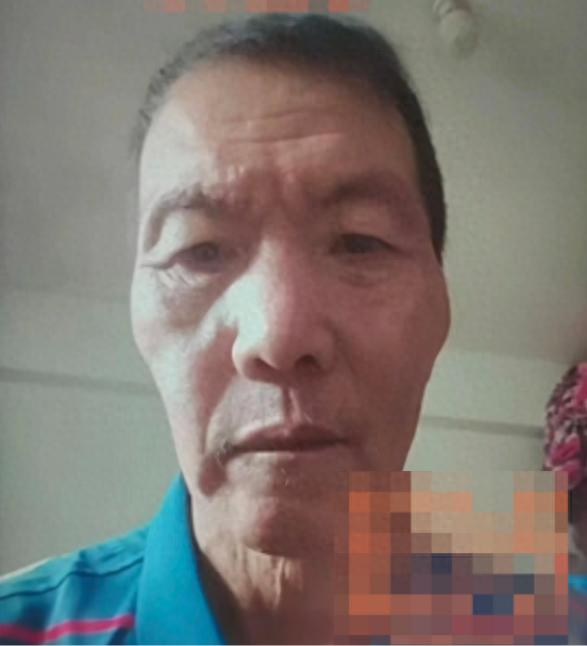 走失者照片 福州市寻人：六旬老人走失，穿蓝底带...