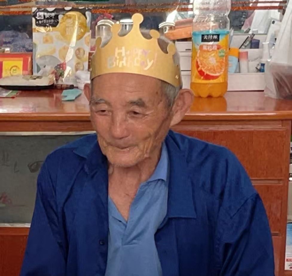 走失者照片 淮安市寻人：八旬老人走失，穿黑色马...