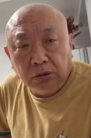 走失者照片 郑州市寻人：六旬老人走失，穿黑色篮...