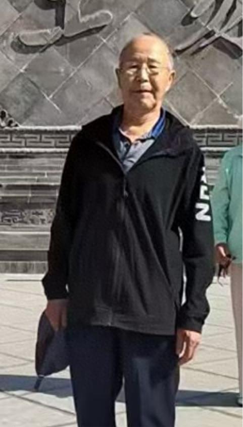 走失者照片 保定市寻人：八旬老人走失，穿灰色上...