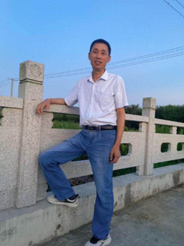 走失者照片 宣城市寻人：六旬老人走失，穿浅蓝色...