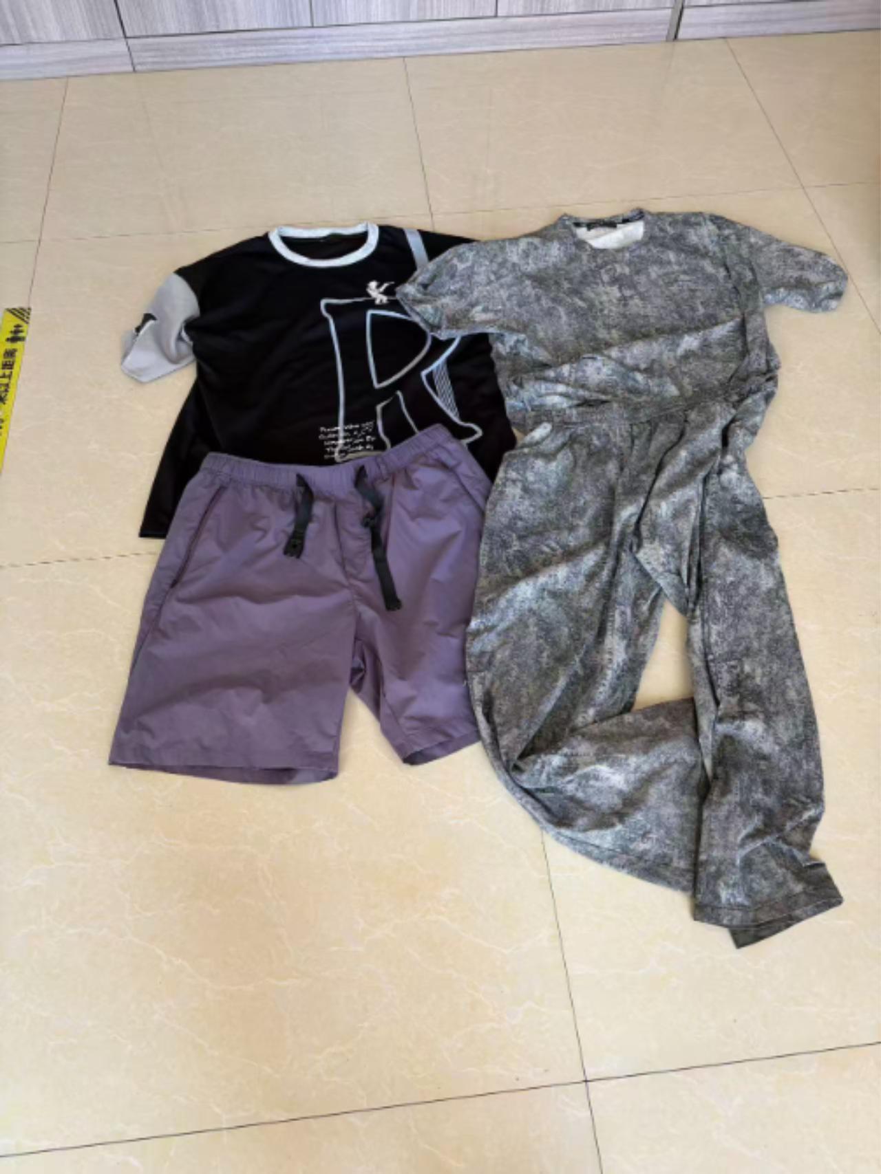走失者照片 唐山市寻亲：中年男子被救助，穿灰色...
