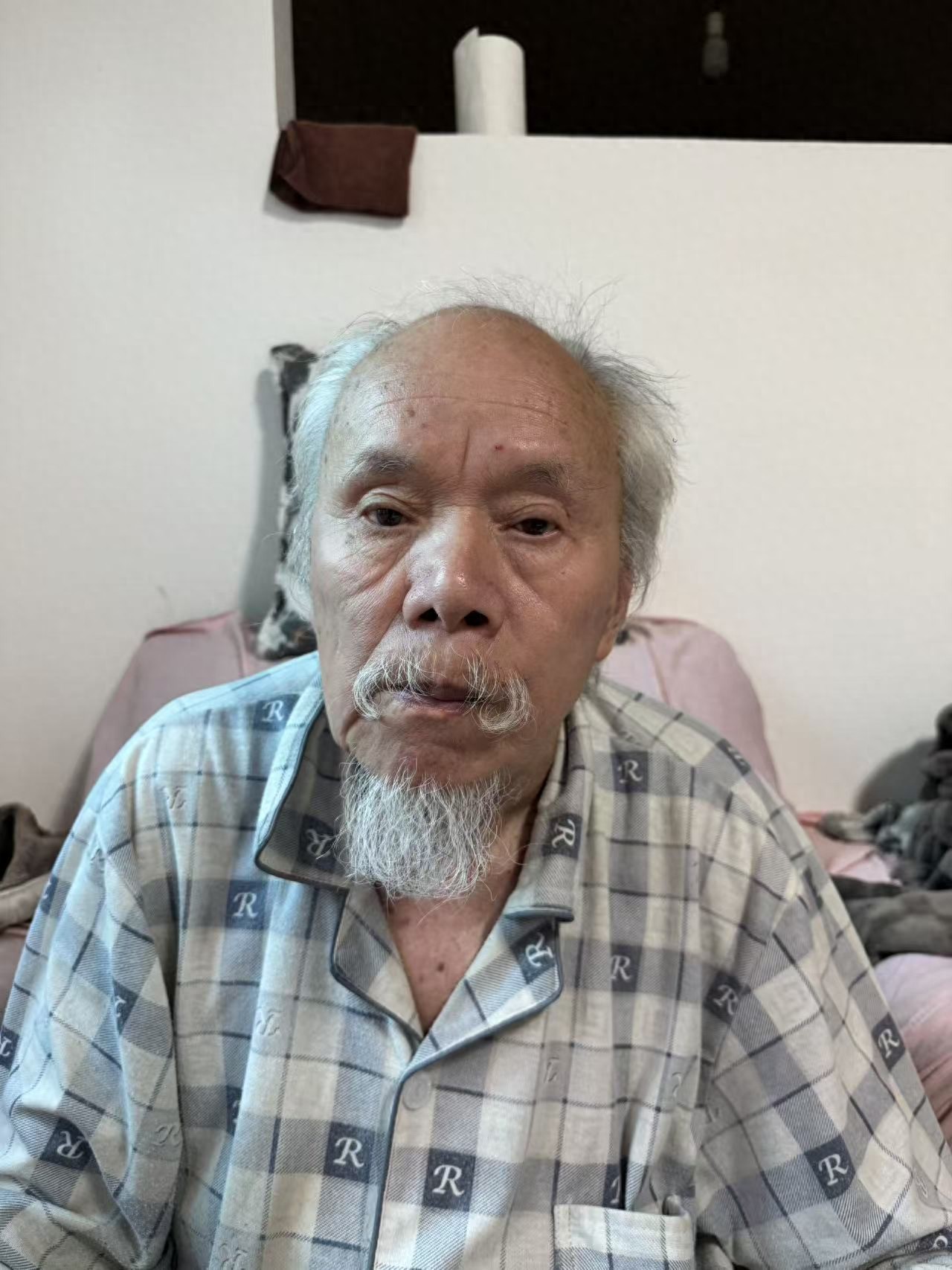 走失者照片 六盘水市寻人：七旬老人走失，患精神...