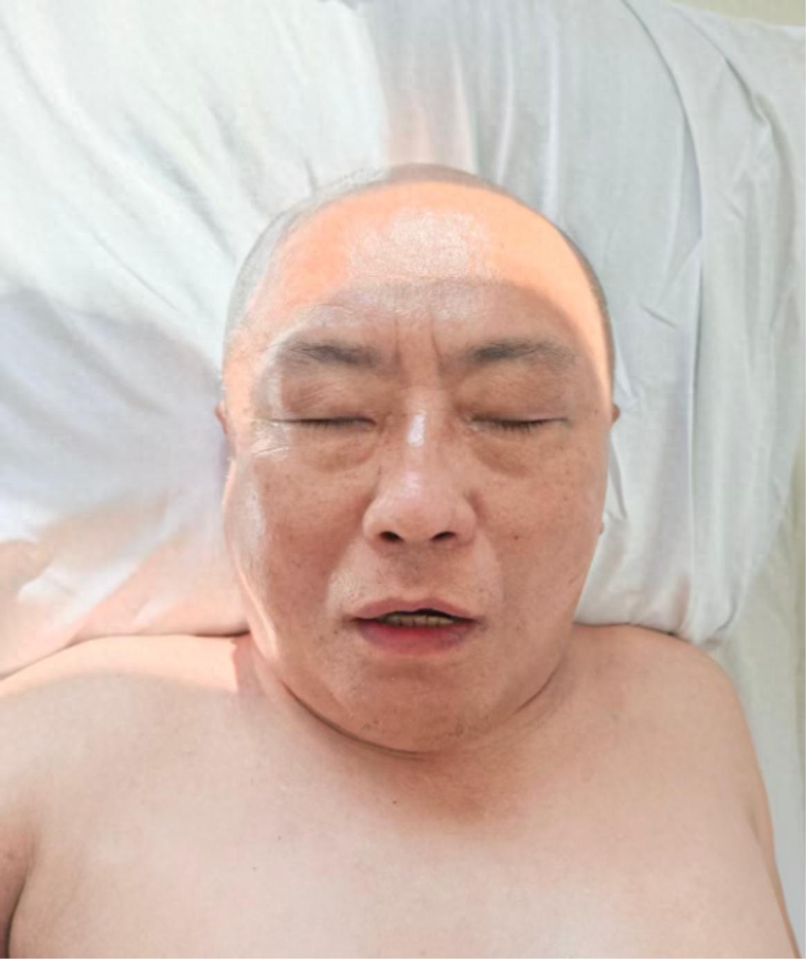走失者照片 唐山市寻亲：中年男子被救助，穿灰色...