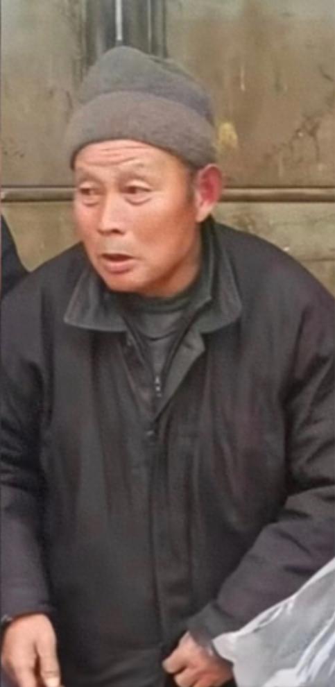 走失者照片 济宁市寻人：七旬老人走失，穿浅蓝色...