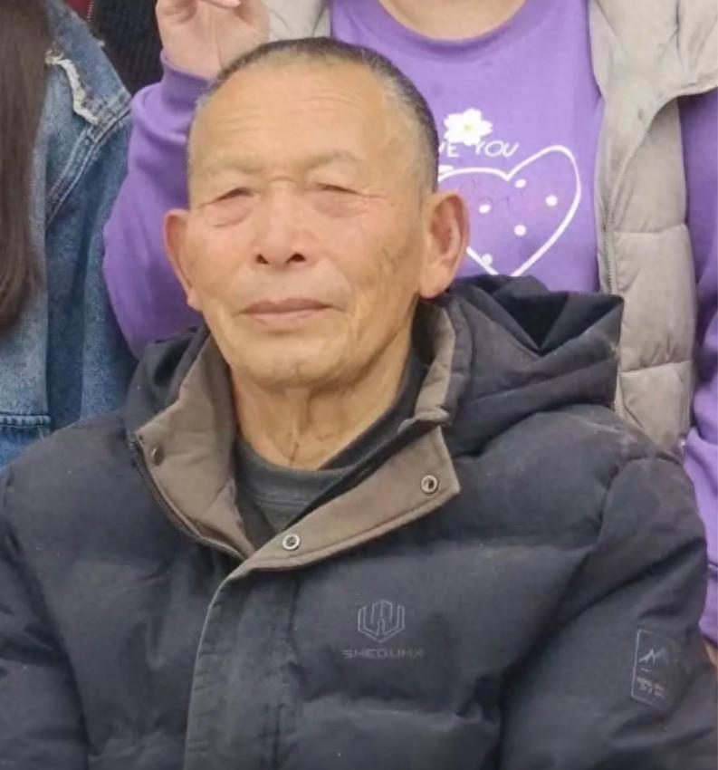 走失者照片 广安市寻人：七旬老人走失，穿深灰色...