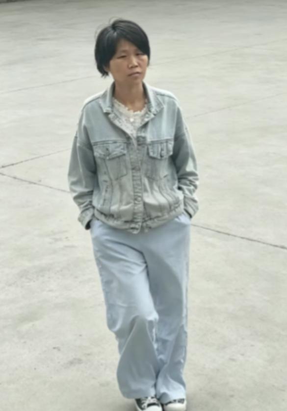 走失者照片 鄂州市寻人：五旬女子走失，患精神障...