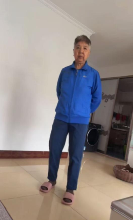 走失者照片 松原市寻人:七旬老太走失,穿蓝色运...