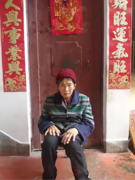 走失者照片 文山州文山市寻人：九旬老太走失，穿...