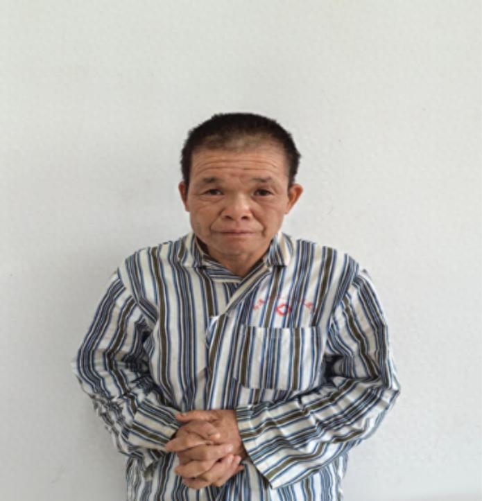 走失者照片 梧州岑溪寻亲：六旬老太被救助，穿白...