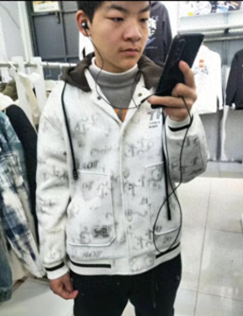 走失者照片 商洛市寻人：17岁男孩走失，穿紫色...