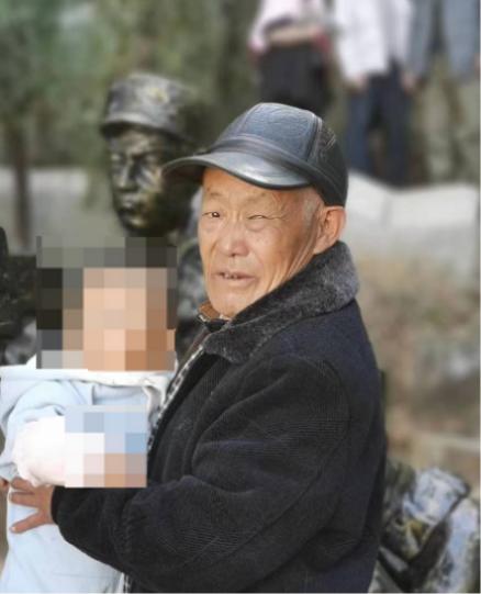 走失者照片 曲靖市寻人：六旬老人走失，穿黑色长...