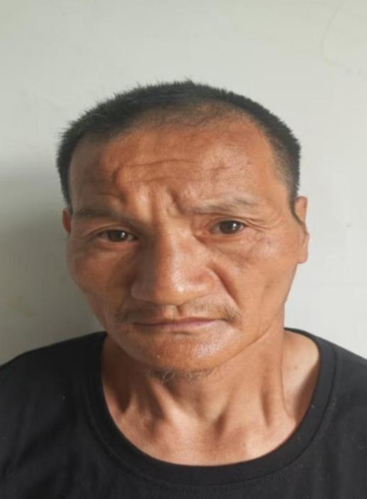 走失者照片 周口市寻亲：六旬老人被救助，穿黄绿...