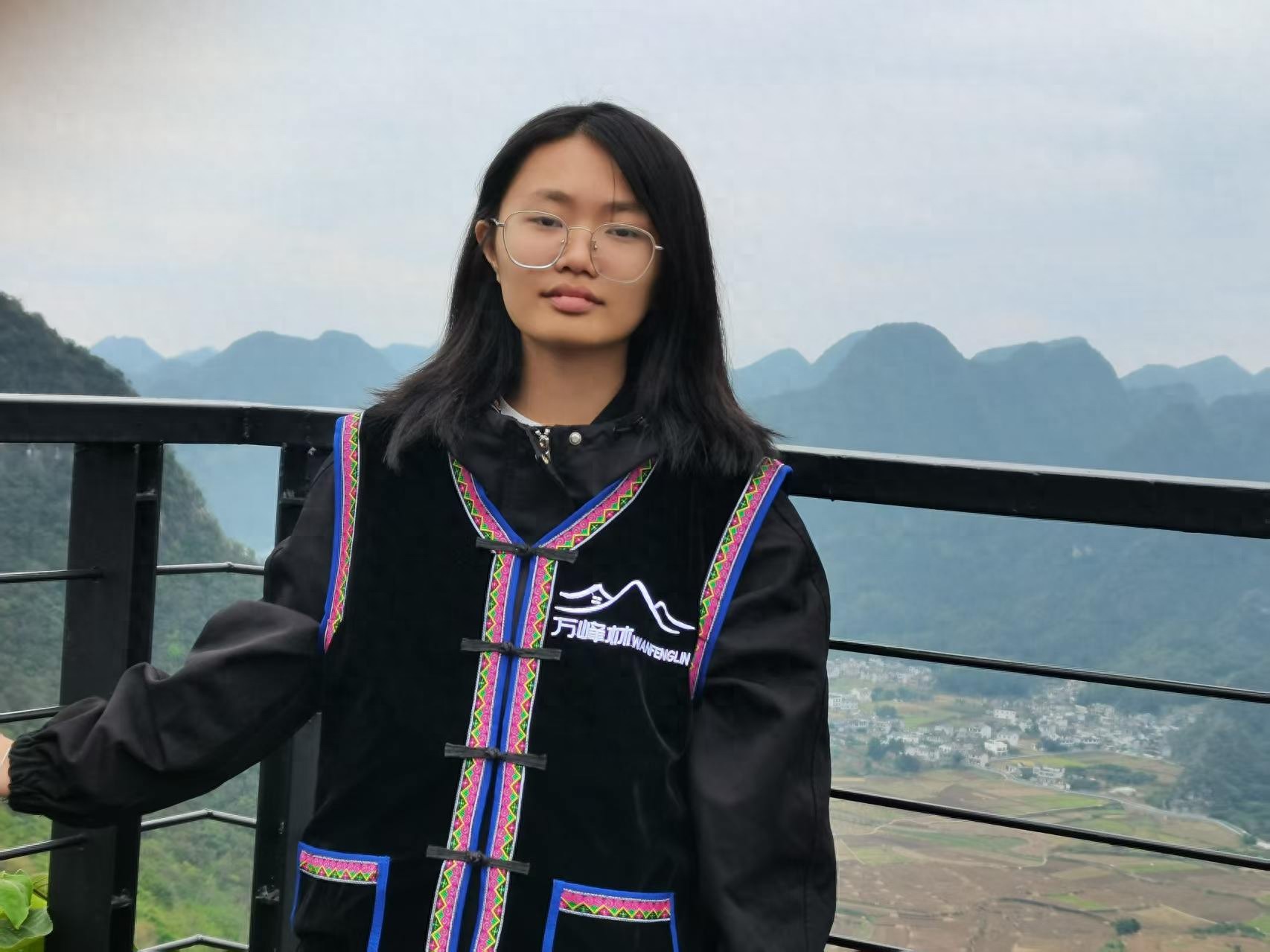 走失者照片 贵阳市寻人：16岁女孩走失，穿黑色...